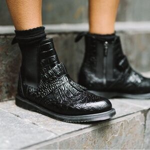 Dr. Martens Tina Black Croc Wingtip ZIP Up Chelsea Ankle Boots Sz 8 UK 6 EU39